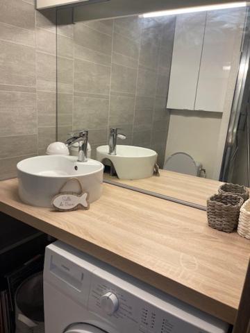 Studio Cabine Vue Mer Et Port การ์นง-ปลาจ ภายนอก รูปภาพ