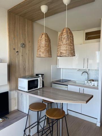 Studio Cabine Vue Mer Et Port การ์นง-ปลาจ ภายนอก รูปภาพ